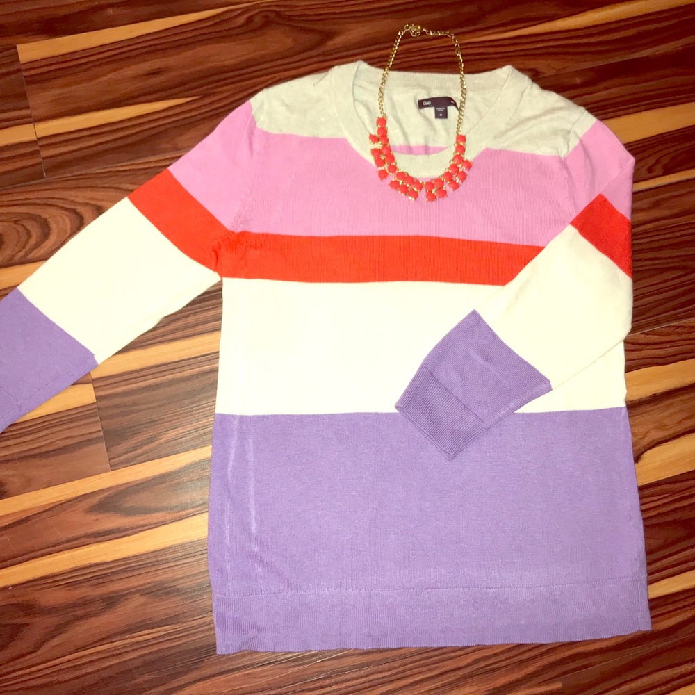 GAP sweater